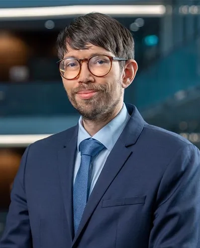 Dr. Michael Riecker